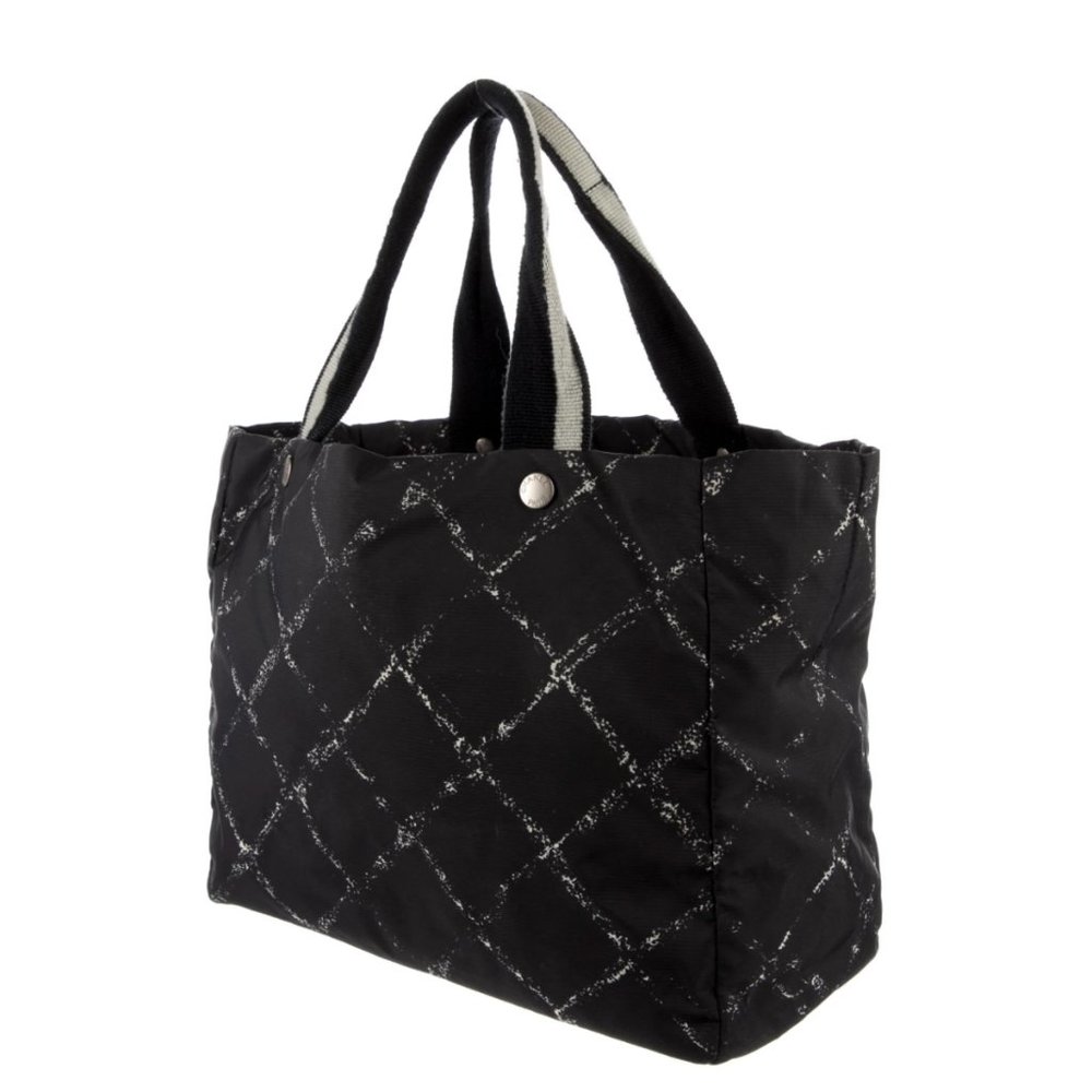 CHANEL Travel Ligne Quilted Nylon Black Tote CC - Picture 3 of 8